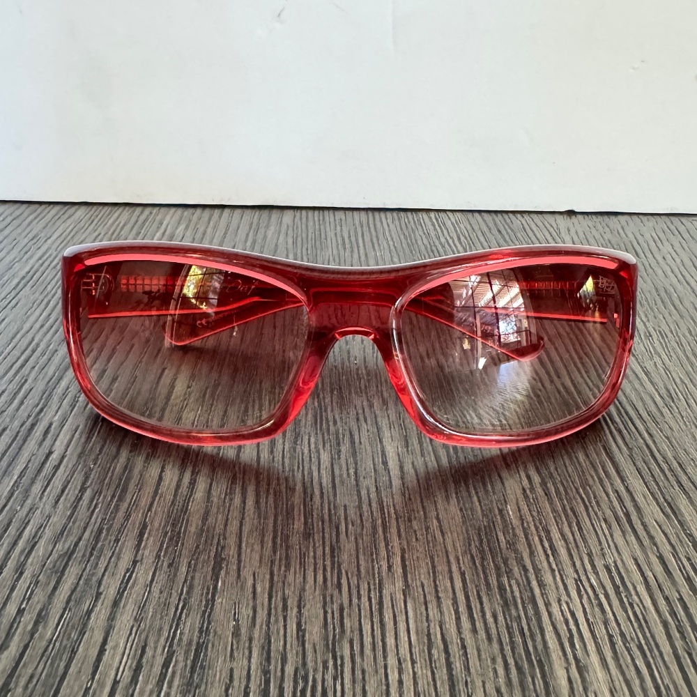 DEZI X BENEFIT Women's Pink Tints Out Pink Gradient Wrap Around  Sunglasses